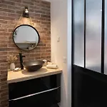 B2 Beautiful House In 7Th, 2-4G By Eiffel Tower